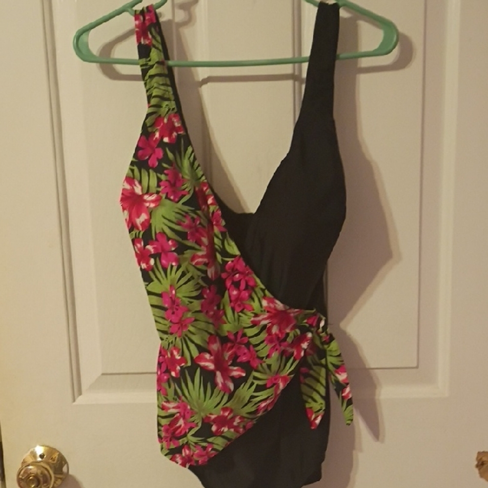 Vintage Ladies Shore Shapes One Piece Bathing Suit